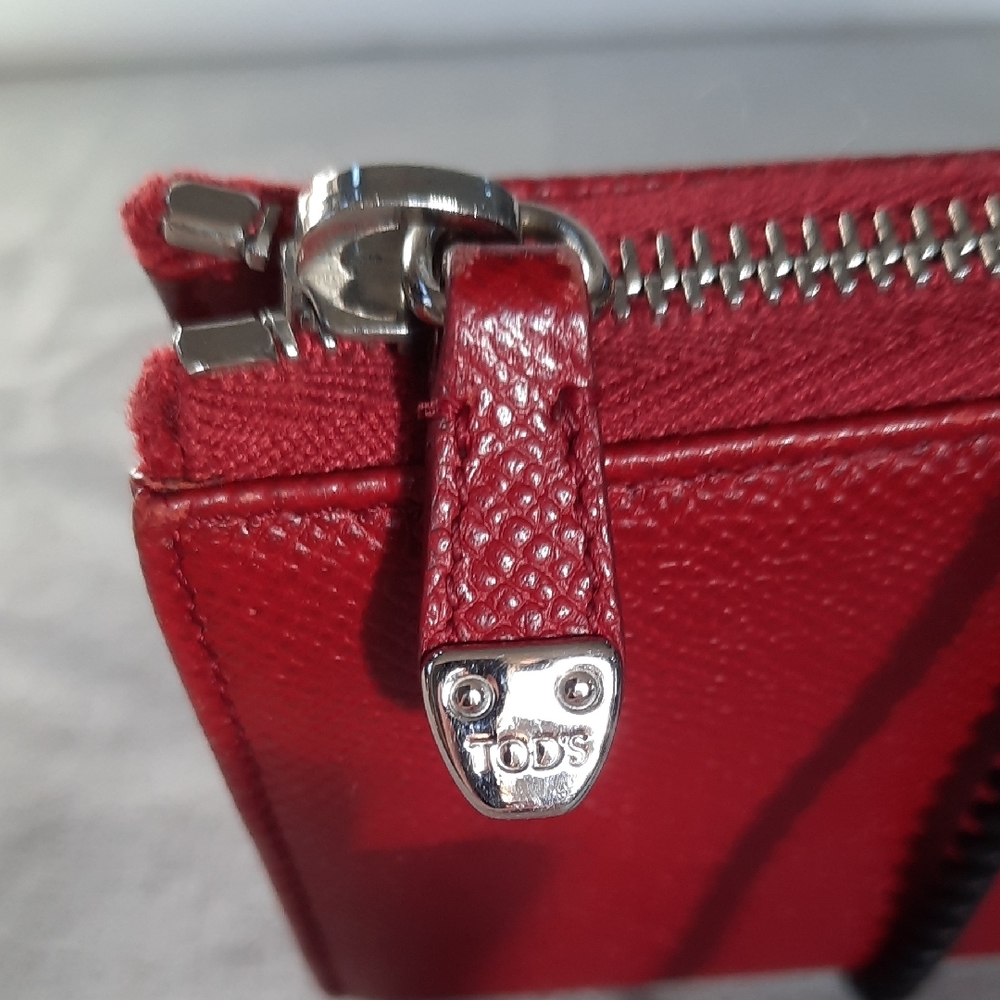 Tod's Red Wallet with Silver Hardware - Picture 4 of 12